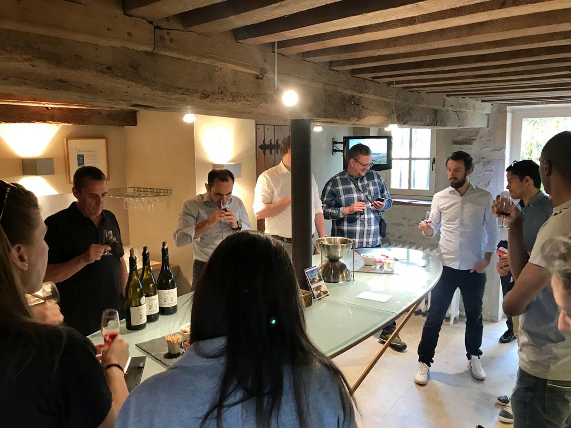 degustation-oenologique-animation-seminaire-chateau-vins-des-broyers-web-retaille cave-voutee-chateau-vins-des-broyers-web-retaille Vins-des-broyers-arrivee-chateau-web-retaille