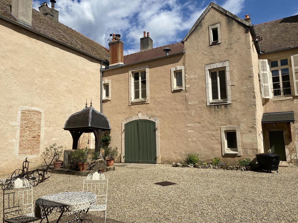 centre-de-la-cour1 POM-FRE1 DCC