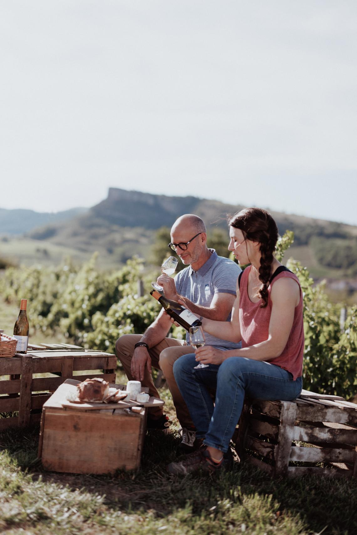 2X6A4985 - Casse croute dans les vignes - Sylvain Céline 2025-06_Jean-Loron_intuive_48 OK 2025-06_MJL-Auvigue_intuive_14 2025-06_MJL-Auvigue_intuive_38 2X6A4985 - Casse croute dans les vignes - Sylvain Céline 2025-06_Jean-Loron_intuive_48 OK 2025-06_MJL-Auvigue_intuive_14 2025-06_MJL-Auvigue_intuive_38