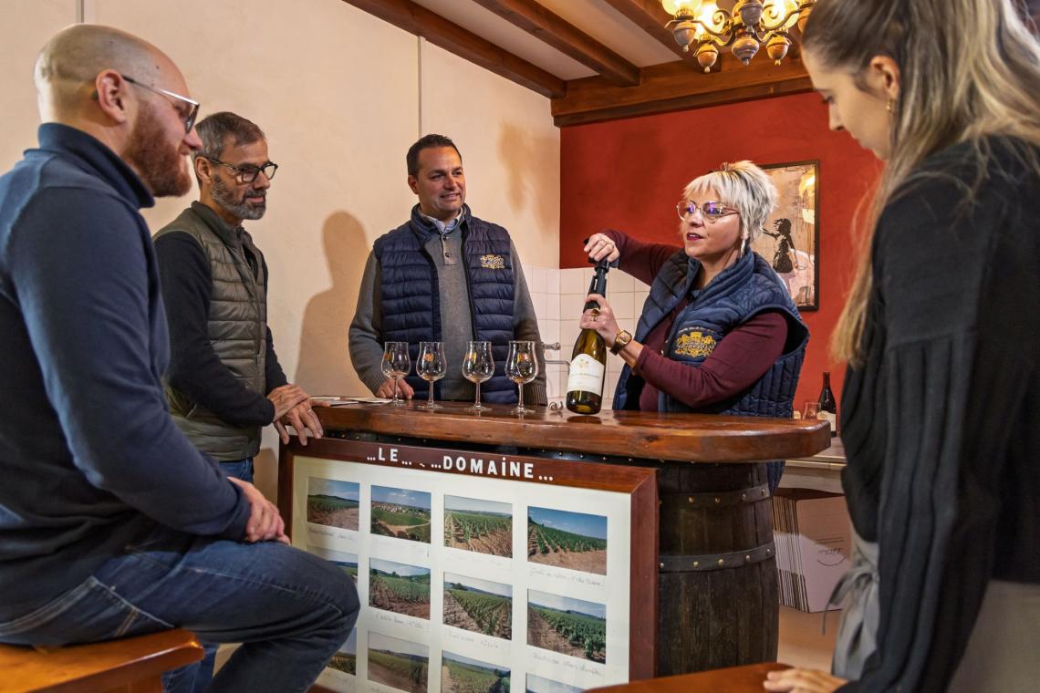 001_ETIENNE RAMOUSSE_DOMAINE LACROIX_CAVEAU_DEGUSTATION_WEB 001_ETIENNE RAMOUSSE_DOMAINE LACROIX_CAVEAU_DEGUSTATION_WEB
