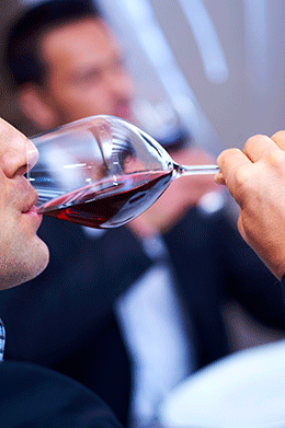 © BIVB / IMAGE & ASSOCIES Tasting a red wine 